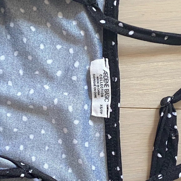 Teen girls spotted cross neck spaghetti strap romper - Picture 3 of 3